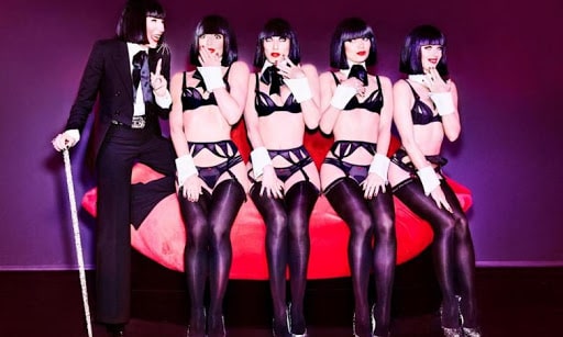 Show tematico de Cabaret Parisino Maju Studios